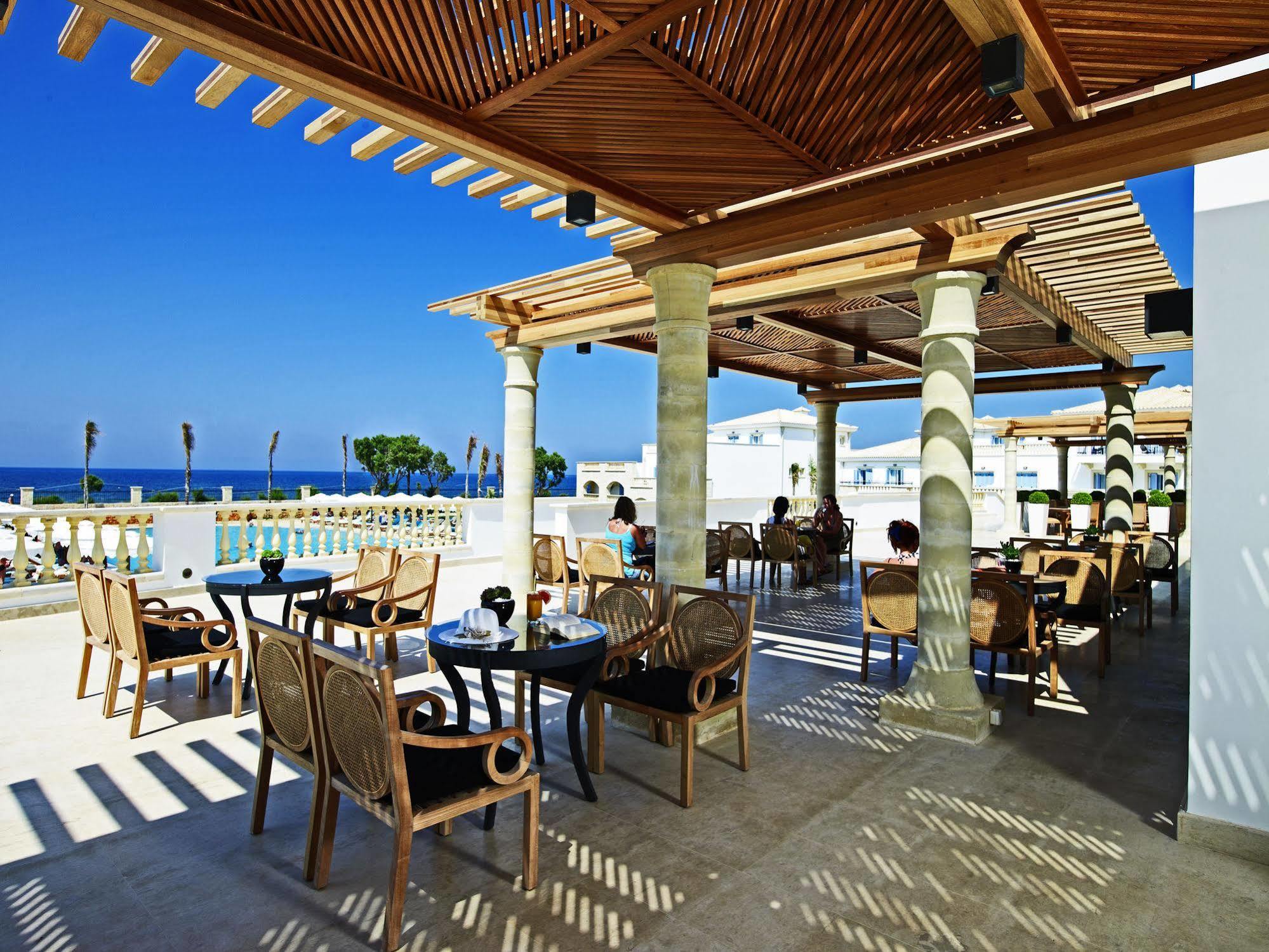 Mitsis Selection Laguna Hersonissos  Exterior foto The restaurant at the hotel