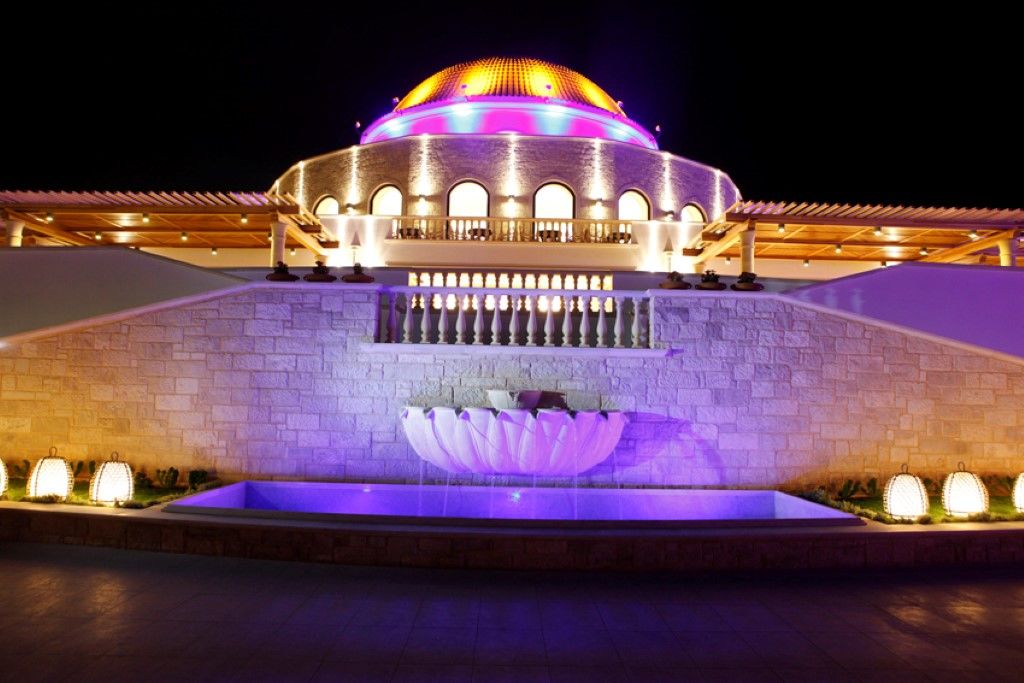 Mitsis Selection Laguna Hersonissos  Exterior foto The Bahá'í House of Worship at night